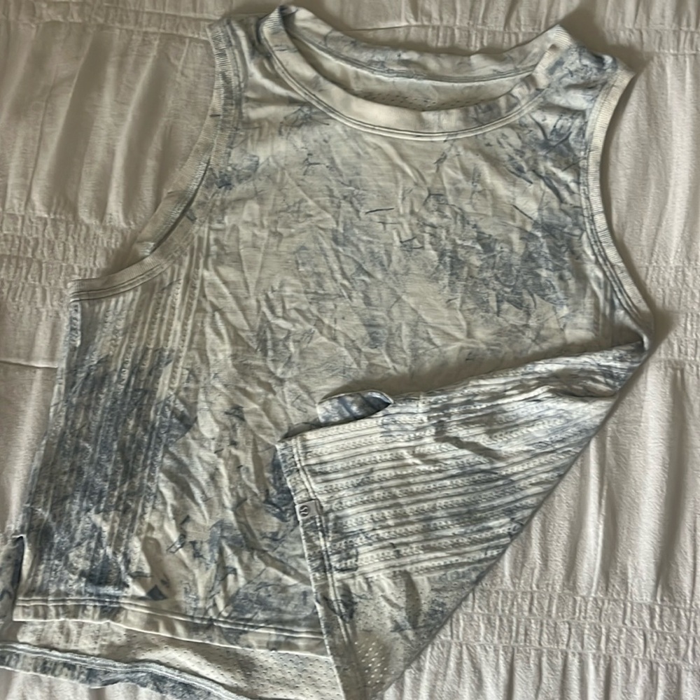Lululemon light blue cropped tank